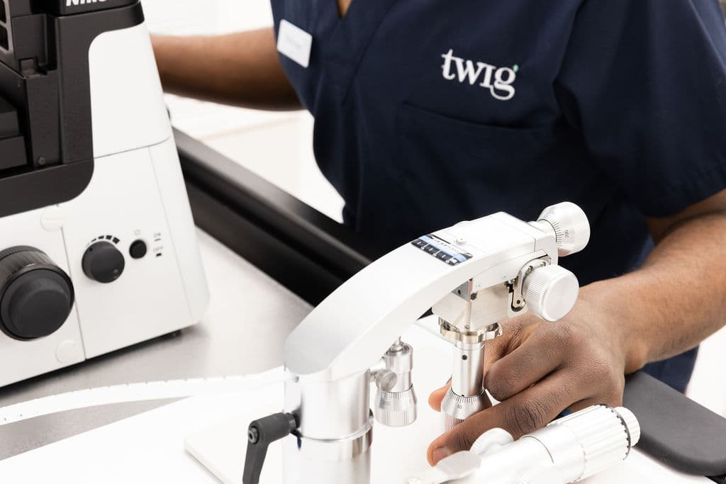 Inside the Twig embryology lab, looking through a microscope at embryo development